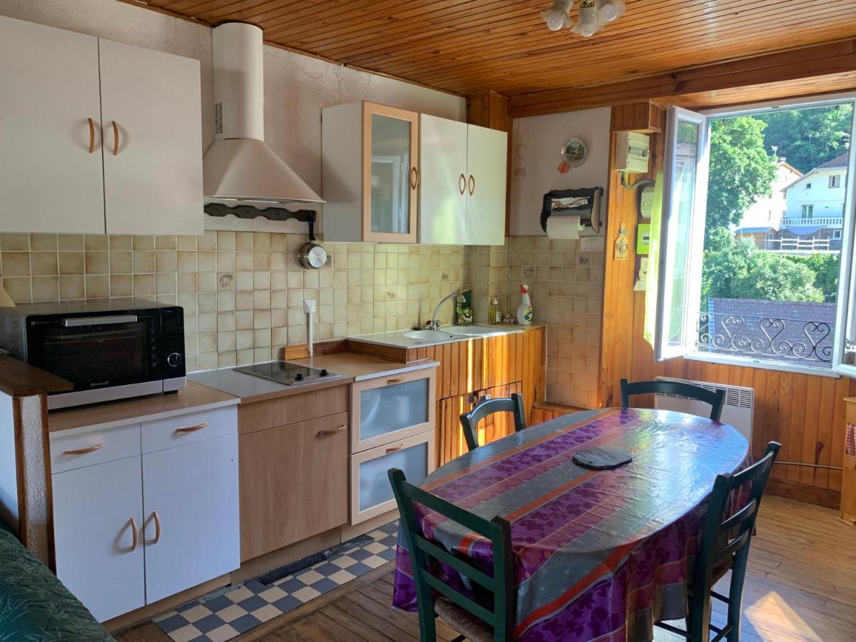 Joli Appartement Dans Une Maison Ancienne Ax-les-Thermes Bagian luar foto