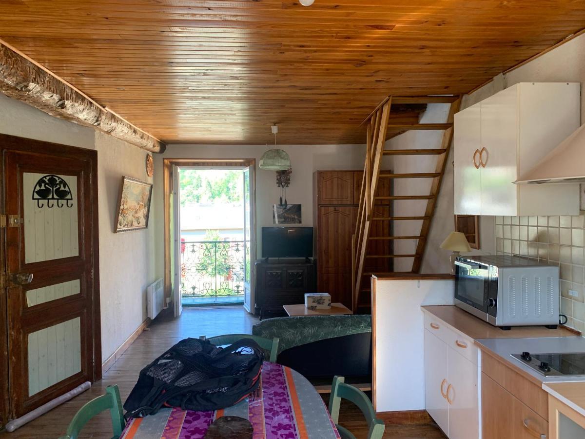 Joli Appartement Dans Une Maison Ancienne Ax-les-Thermes Bagian luar foto